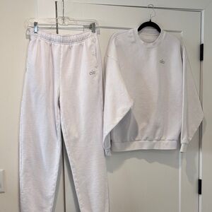 Alo White Sweatshirt and Sweatpants Set Accolade BOTH Set
